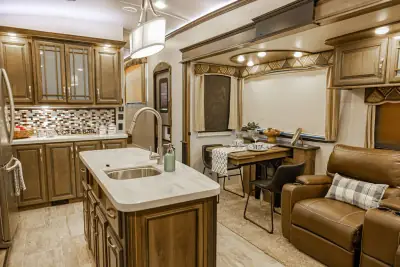 2018 Keystone Montana 3811MS photo 34