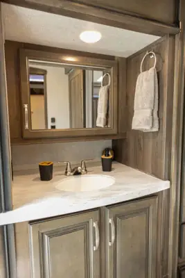 2018 Keystone Montana 3811MS photo 37