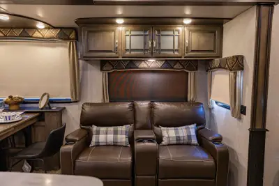 2018 Keystone Montana 3811MS photo 22