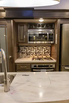 2018 Keystone Montana 3811MS photo 26