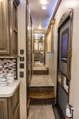2018 Keystone Montana 3811MS photo 35