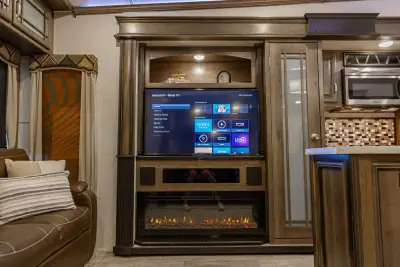 2018 Keystone Montana 3811MS photo 24