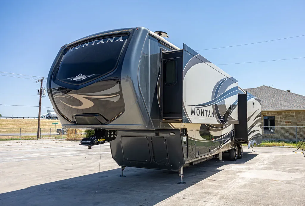 2018 Keystone Montana 3811MS exterior