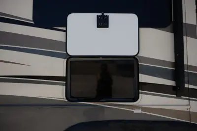 2018 Keystone Montana 3811MS photo 9