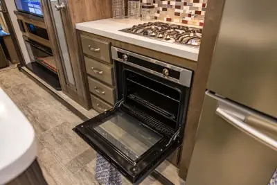 2018 Keystone Montana 3811MS photo 30