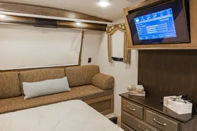 2018 Keystone Montana 3811MS photo 47