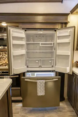 2018 Keystone Montana 3811MS photo 25