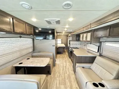 2021 Thor Motor Coach Hurricane 29M photo 7