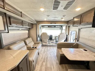 2021 Thor Motor Coach Hurricane 29M photo 8