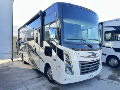 2021 Thor Motor Coach Hurricane 29M photo 2
