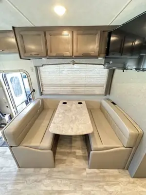 2021 Thor Motor Coach Hurricane 29M photo 13