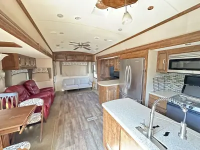 2016 Forest River Blue Ridge 3775RL photo 4