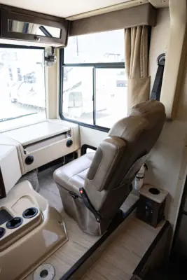 2020 Thor Motor Coach Windsport 29M photo 16