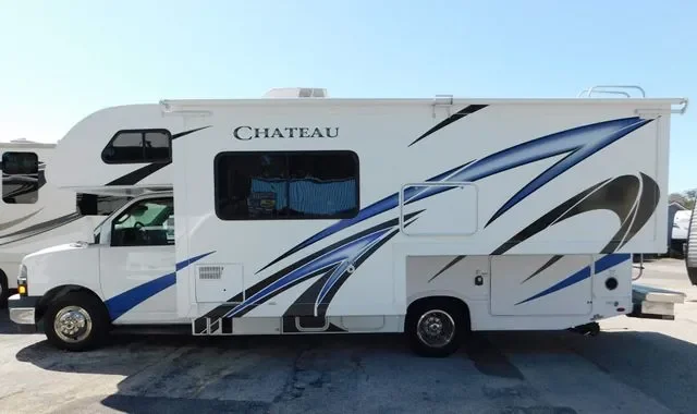 2020 Thor Chateau 24F exterior