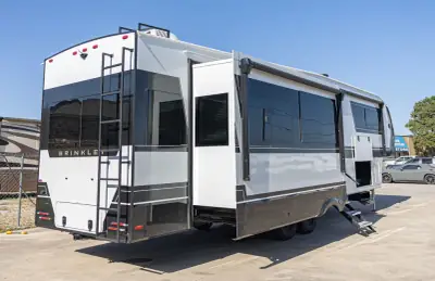 2026 Brinkley Luxury Mid-Sized Fifth Wheels Model Z 3600 photo 4