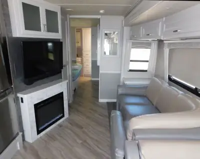 2021 Fleetwood Southwind 35K photo 18
