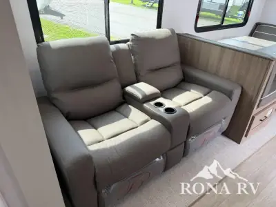 2026 Coachmen Freedom Express Ultra Lite 259FKDS photo 18