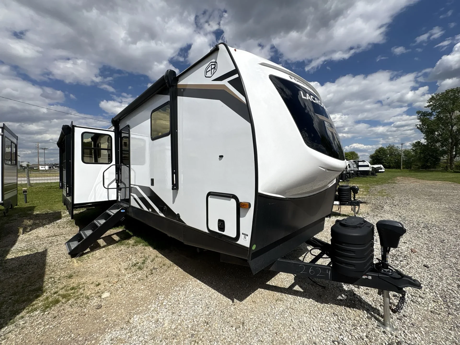 2026 Prime Time LaCrosse 3510DB exterior