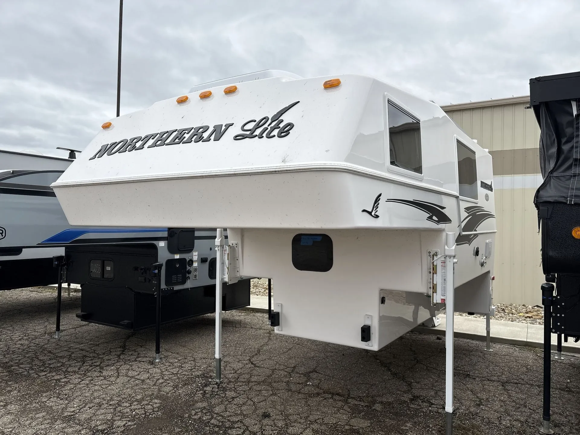 2026 Northern Lite Special Edition 9-6 SE WB exterior