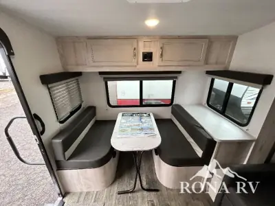 2026 Gulf Stream Vista Cruiser 23RSS photo 6