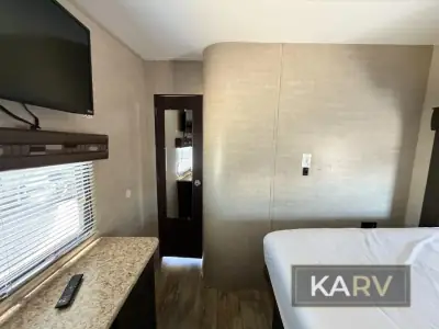 2018 Pacific Coachworks Panther 25FSB photo 27