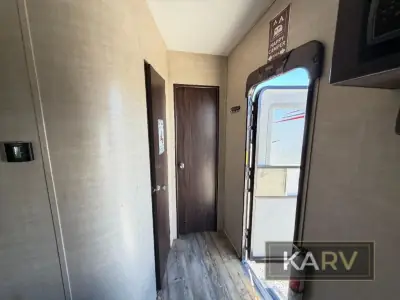 2018 Pacific Coachworks Panther 25FSB photo 19