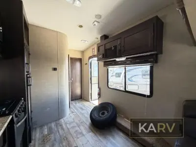 2018 Pacific Coachworks Panther 25FSB photo 17
