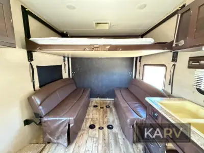 2018 Pacific Coachworks Panther 25FSB photo 15