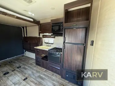 2018 Pacific Coachworks Panther 25FSB photo 11
