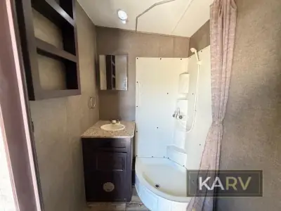 2018 Pacific Coachworks Panther 25FSB photo 21