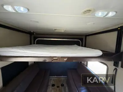 2018 Pacific Coachworks Panther 25FSB photo 16