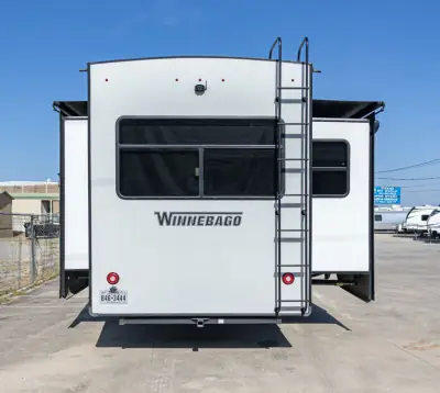 2021 Winnebago Voyage V3134RL photo 6
