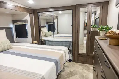 2021 Winnebago Voyage V3134RL photo 30
