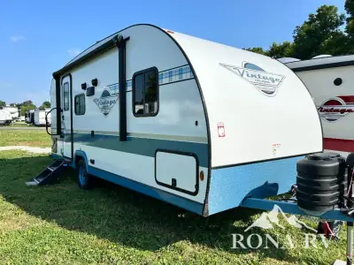 2026 Gulf Stream Vintage Cruiser 19CSK