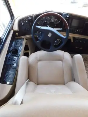 2015 Tiffin Motorhomes Allegro 40SP photo 8