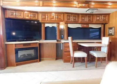 2015 Tiffin Motorhomes Allegro 40SP photo 17