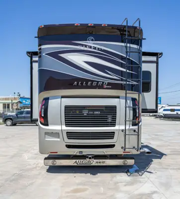 2018 Tiffin Motorhomes Allegro Red 37 PA photo 9