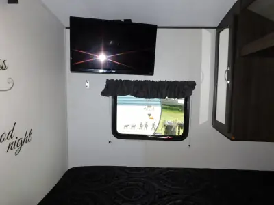 2020 Keystone Springdale SG303BH photo 18