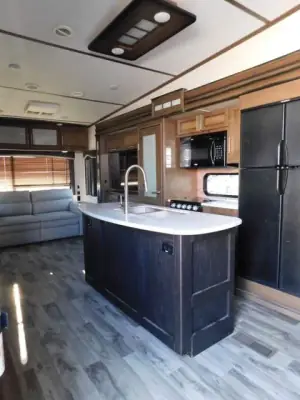 2020 Keystone Cougar 315RLS photo 9
