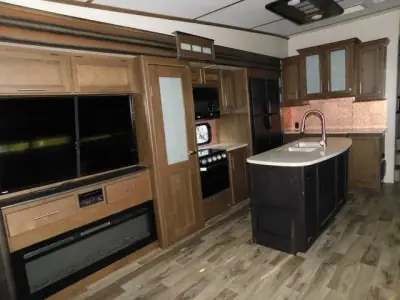 2020 Keystone Cougar 315RLS photo 11