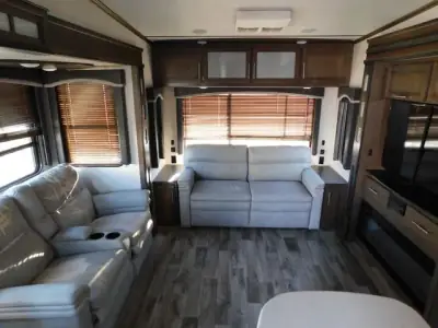 2020 Keystone Cougar 315RLS photo 10