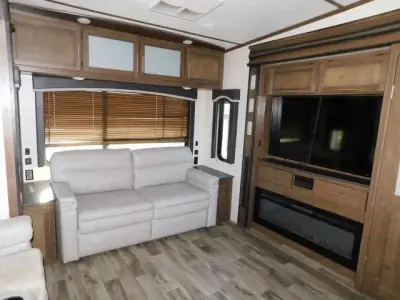 2020 Keystone Cougar 315RLS photo 19