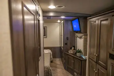 2019 Winnebago Sightseer 33C photo 24