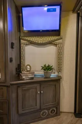 2019 Winnebago Sightseer 33C photo 25