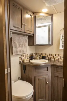 2019 Winnebago Sightseer 33C photo 18