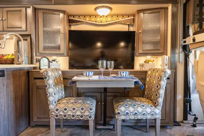 2019 Winnebago Sightseer 33C photo 11