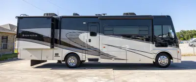 2019 Winnebago Sightseer 33C photo 7