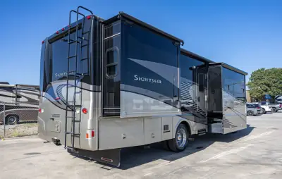 2019 Winnebago Sightseer 33C photo 3