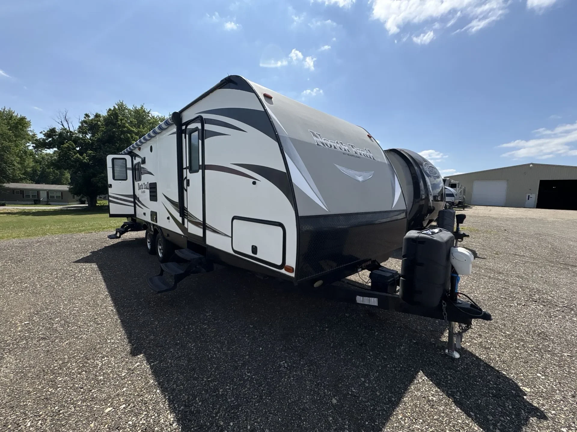 2016 Heartland HEARTLAND NORTH TRAIL 26LRSS exterior