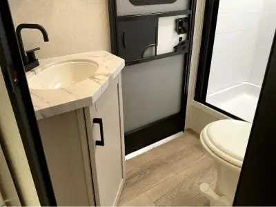 2026 Jayco Jay Feather 29BHB photo 17